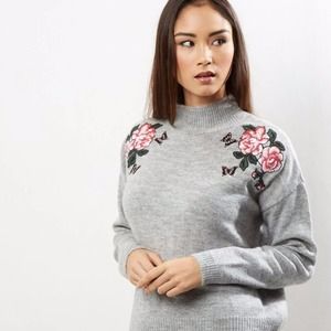 Cloud Chaser Gray Embroidered Sweater Size Medium